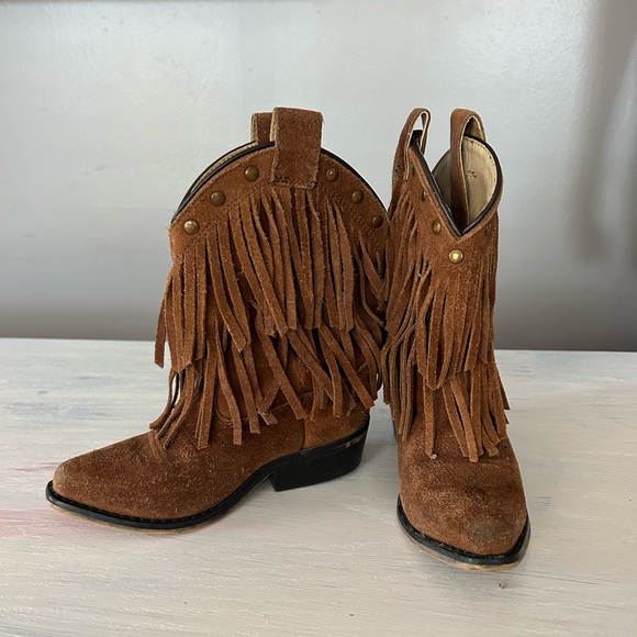 Girls Fringe Boots - Picture 2 of 7